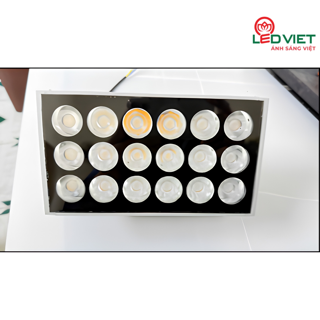 Đèn LED chiếu điểm thấu kính LV-LX11-36-18x2W