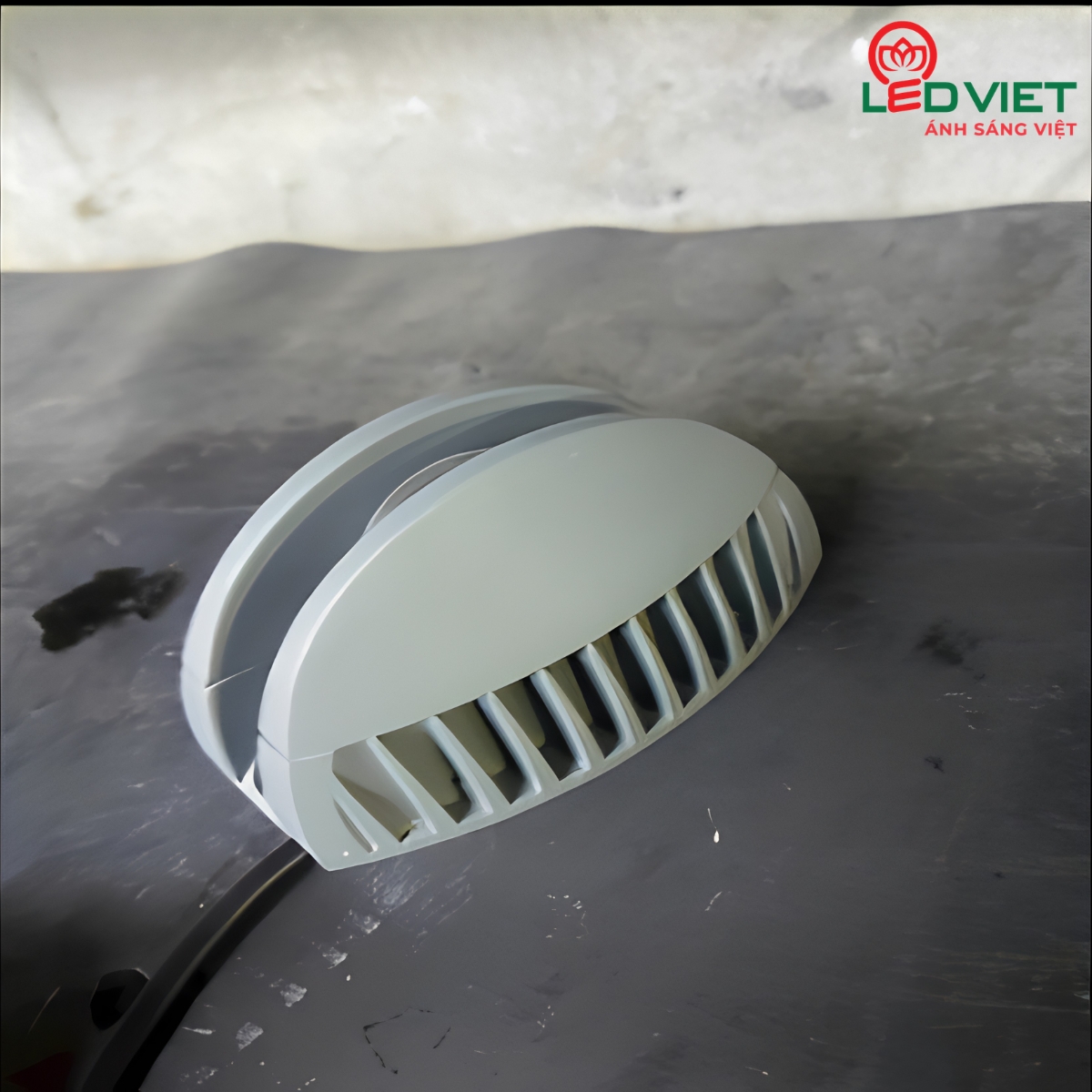 Đèn tường ngoài trời LV-TT18-10W
